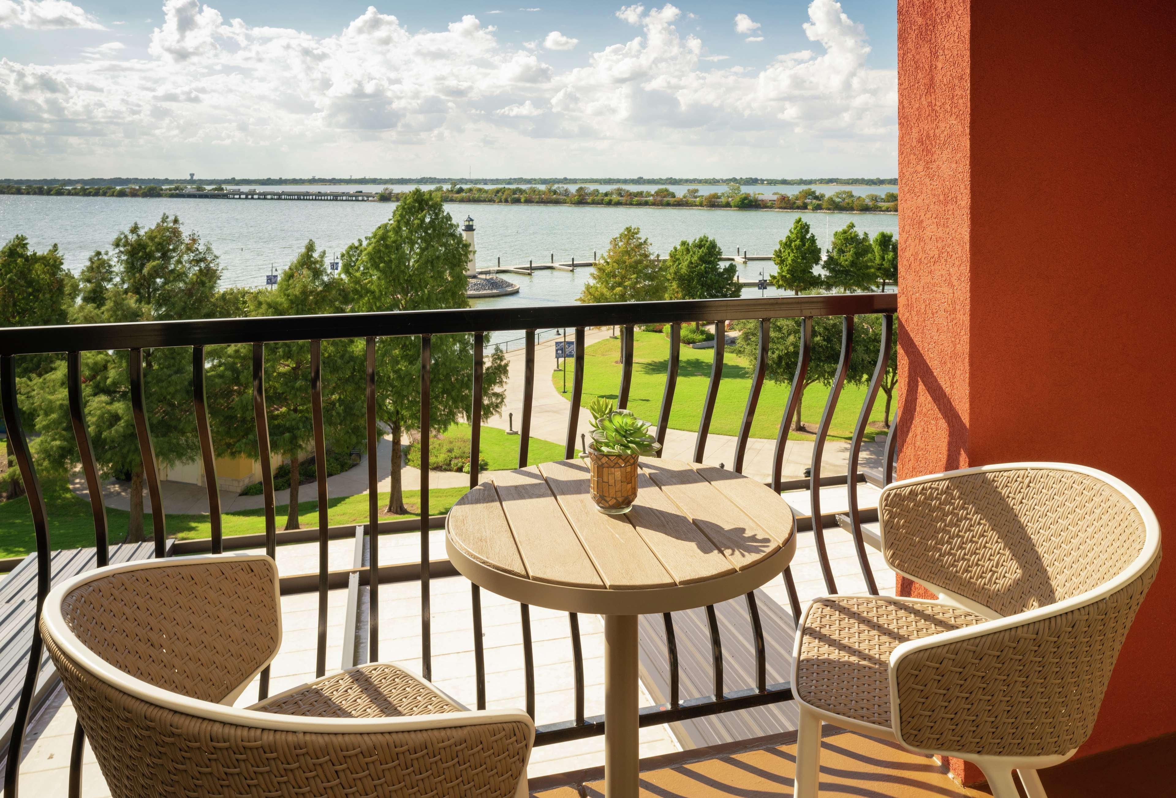 Hilton Dallas/Rockwall Lakefront Hotel מראה חיצוני תמונה