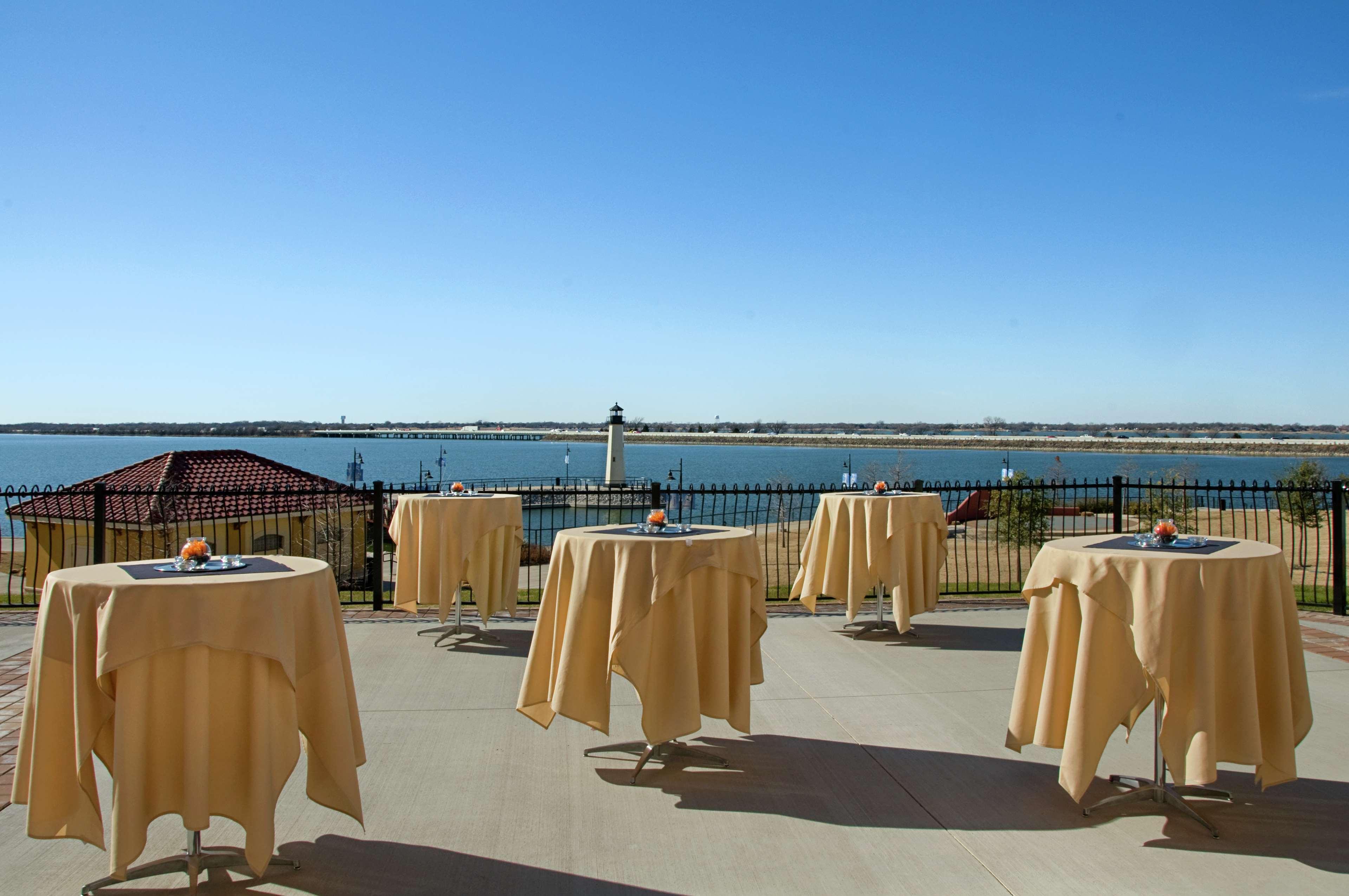 Hilton Dallas/Rockwall Lakefront Hotel מראה חיצוני תמונה